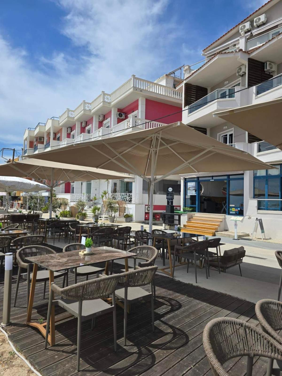 Anna Beach Suites يميناريا المظهر الخارجي الصورة